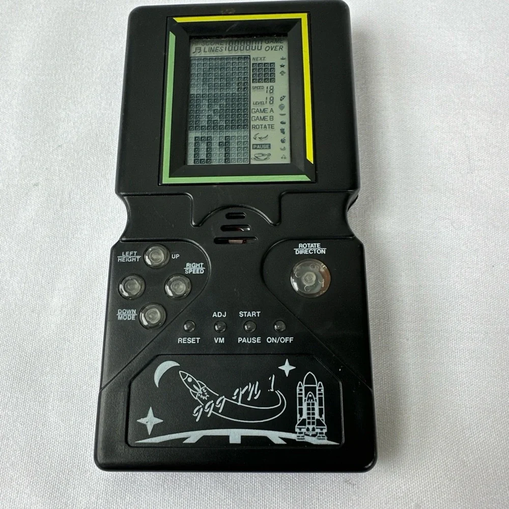 1980’s 999-in-1 Handheld Game/8 Different Games! Tetris/Frogger/Space Invaders